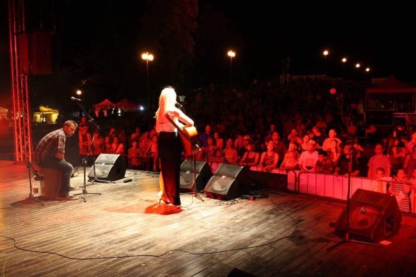 .
.
.
.
#tour #festival #slovakia
#musician #luanparle #music #singer #songwriter #followforfollow #follow4follow #follow4likes #like4likes #likeforfollow #shoutout #shoutoutforshoutout #shoutout4shoutout #girlsinmusic #female #independent #independent #artist #commentforcomment #comment4comment #commentforlike #instagram #instagood
#roadtrip #hot #sunshine #video #message