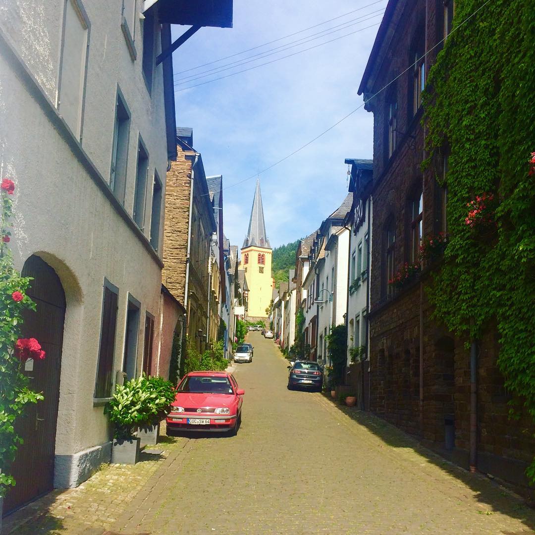 The beautiful narrow streets in Senheim