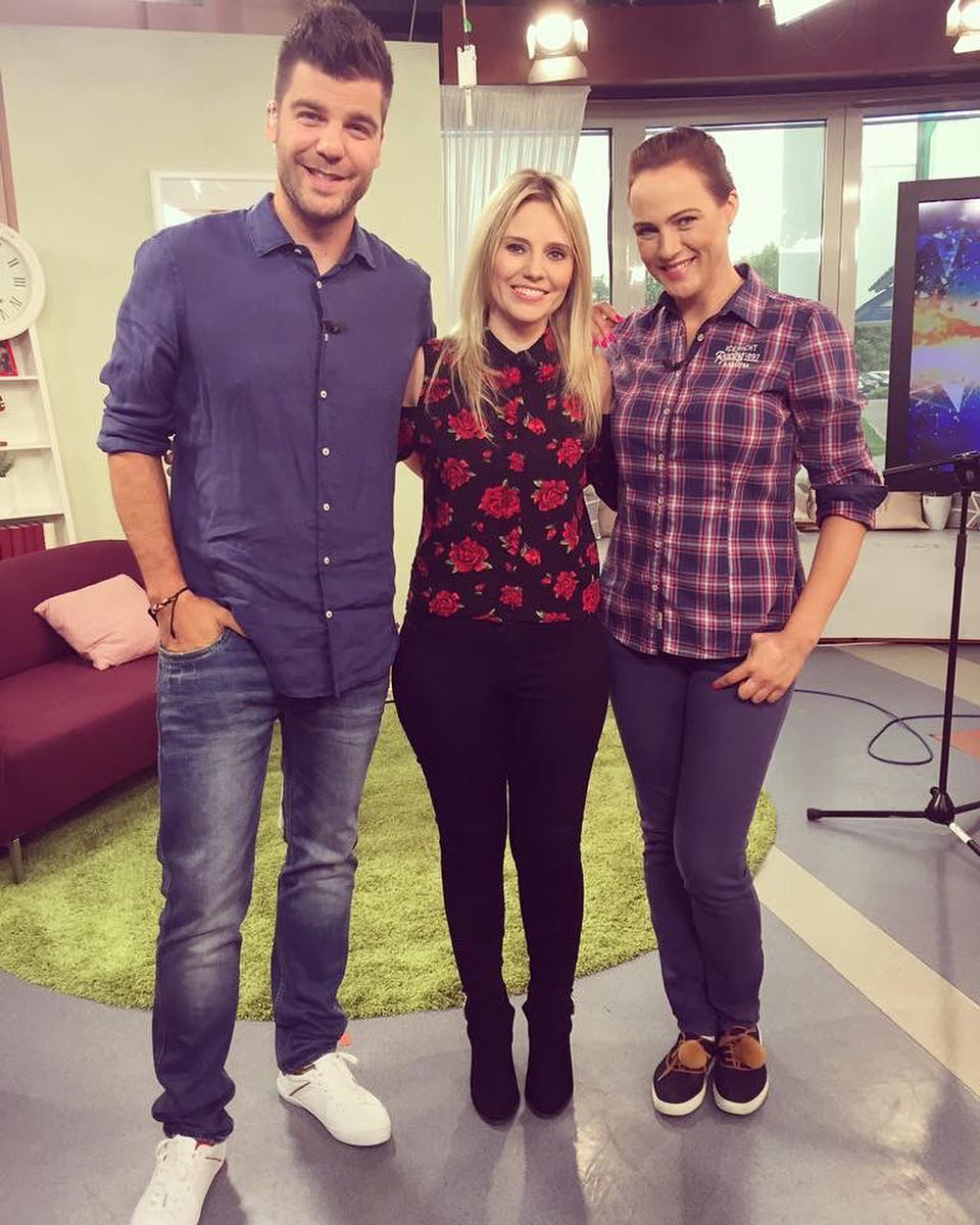 Such a fab morning appearing on @telerano @tvmarkizaofficial with the very lovely @adriana_polakova & @refriend .